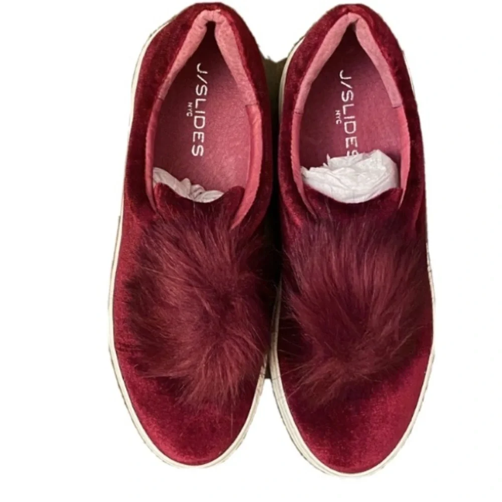 J / SLIDES NEW Aurora-V Sneaker Velvet Pom Pom Maroon Deep Red Cute Casual